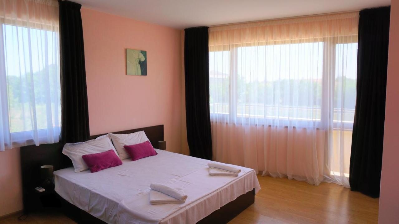 Вила Делфин - Villa Delfin Bŭlgarevo Extérieur photo